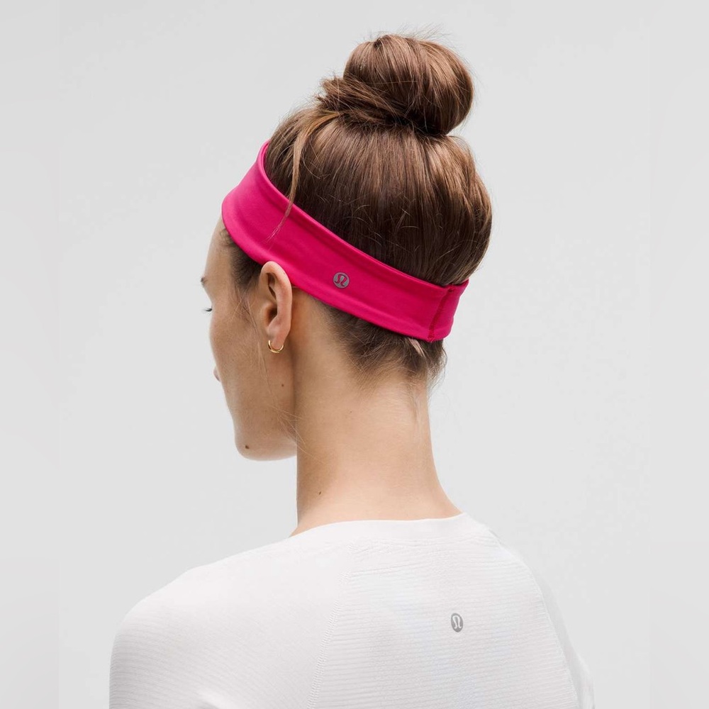 Lululemon Luxtreme Training Headband in Sonic Pink NEW - Picture 2 of 9